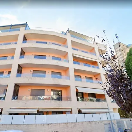 Feel Lloret يوريت دي مار